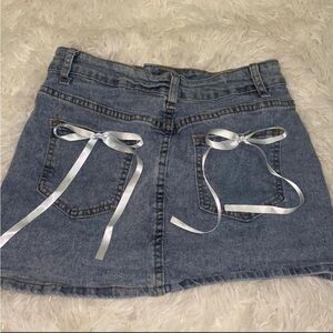 SHEIN Blue Denim Mini Skirt with Satin Back Pocket Bows